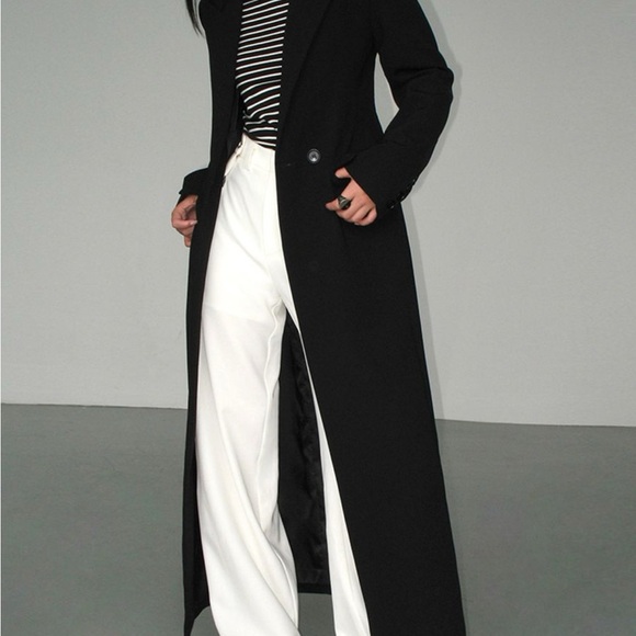 Elegant Black Collar Pocket Long Coat for Women NWT